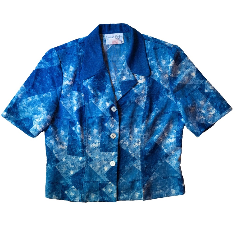 Vintage blue patterned button up crop top